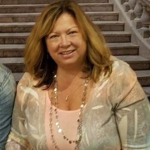 Meet your Posher, Connie